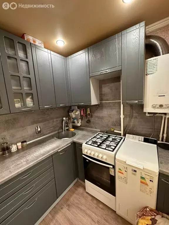 3-комнатная квартира: Октябрьский, 21-й микрорайон, 4/5 (51 м) - Фото 1