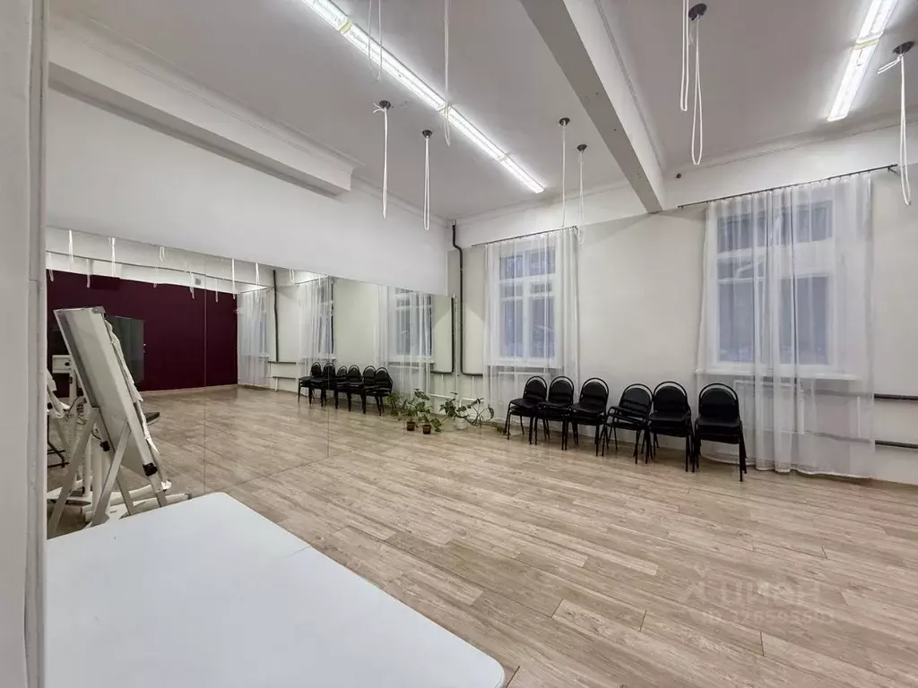 Помещение свободного назначения в Москва ул. Маршала Вершинина, 10 (81 ... - Фото 2