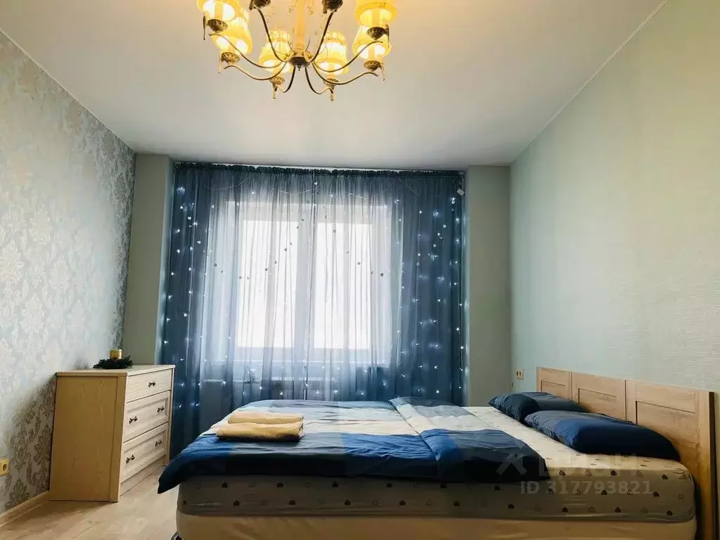 1-к кв. Челябинская область, Челябинск ул. Братьев Кашириных, 68 (50.0 ... - Фото 0