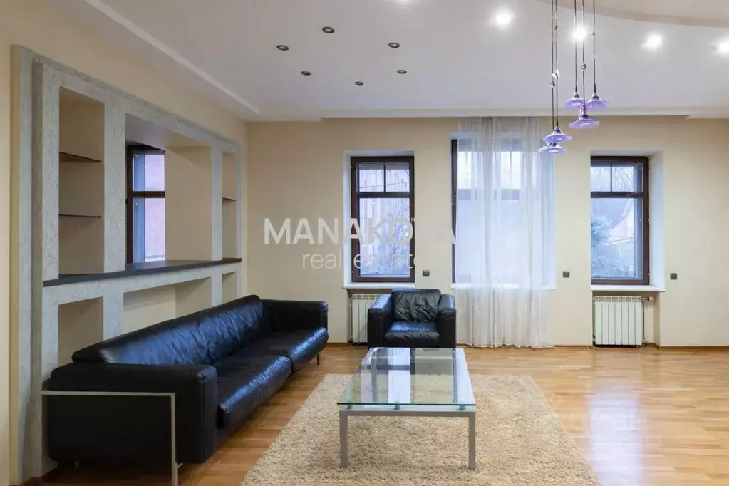 6-к кв. Санкт-Петербург Парголовский пер., 9 (263.5 м) - Фото 1