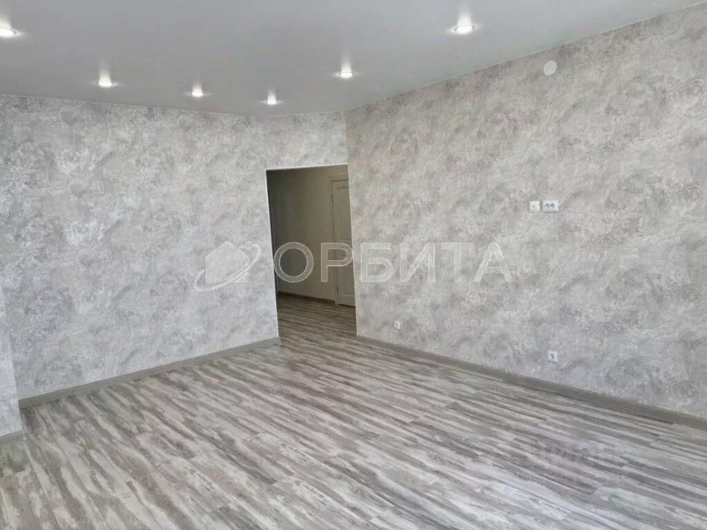 2-к кв. Тюменская область, Тюмень ул. Республики, 204к11 (69.7 м) - Фото 1