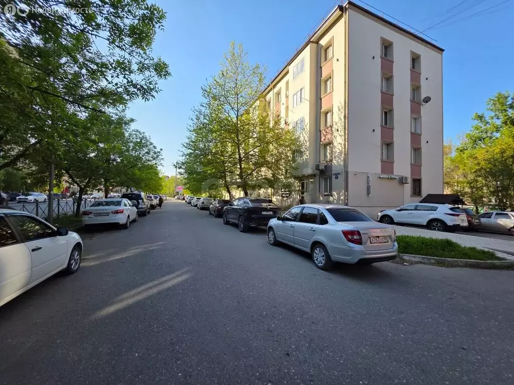 3-комнатная квартира: Махачкала, улица Азиза Алиева, 1 (59.3 м) - Фото 2