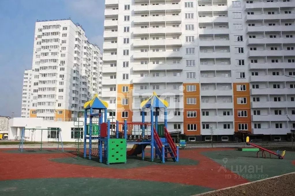 2-к кв. Краснодарский край, Анапа ул. Адмирала Пустошкина, 14 (65.2 м) - Фото 1