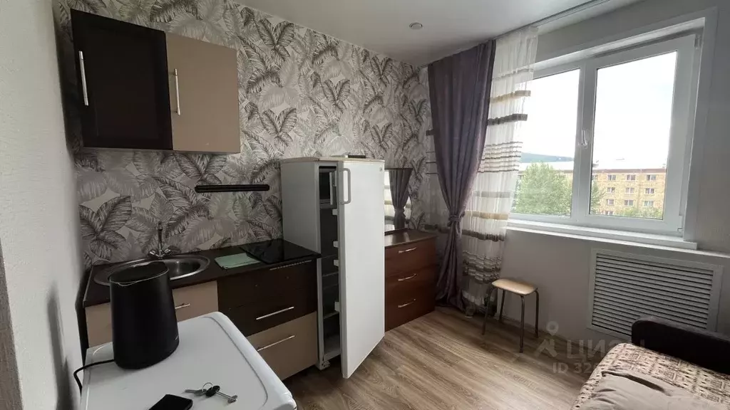 Комната Красноярский край, Красноярск ул. 60 лет Октября, 151 (11.6 м) - Фото 2