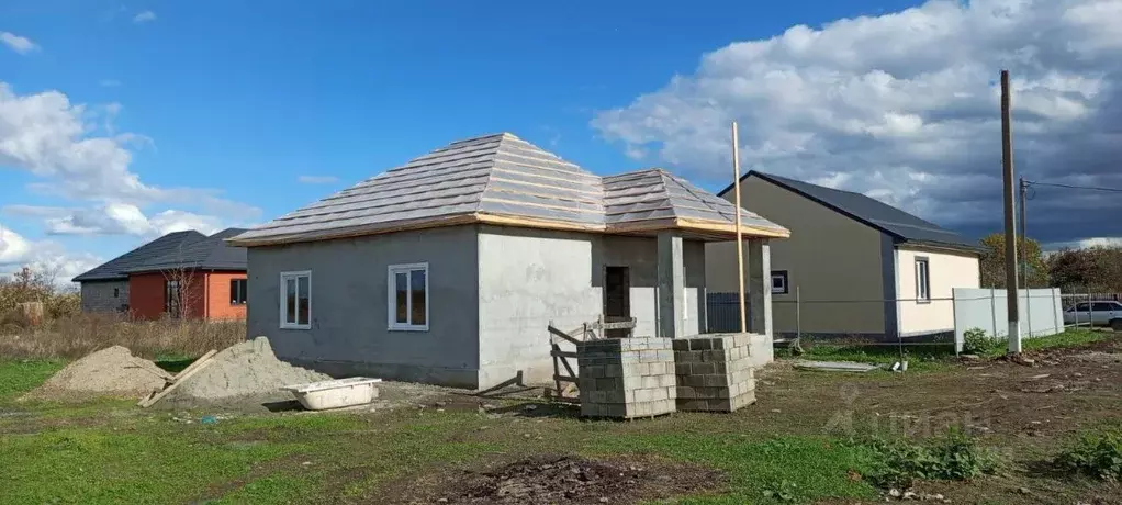 Дом в Адыгея, Тахтамукайский район, Энем пгт Пролетарская ул. (90 м) - Фото 2