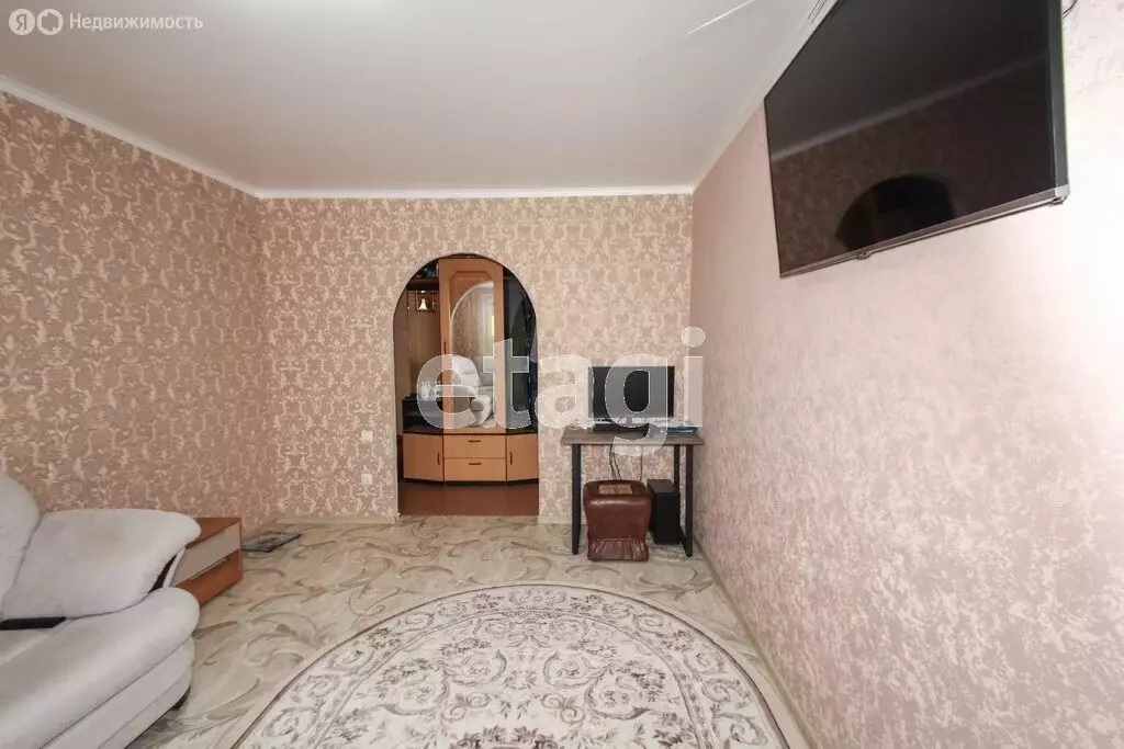 2-комнатная квартира: Тобольск, 7-й микрорайон, 8 (50 м) - Фото 1