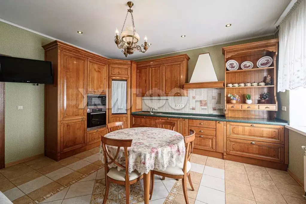 3-к кв. Новосибирская область, Новосибирск ул. Кирова, 46 (116.5 м) - Фото 1