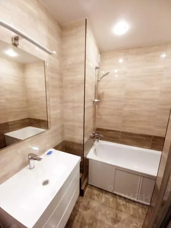 1-к кв. Омская область, Омск проезд 4-й Амурский, 7 (37.0 м) - Фото 2