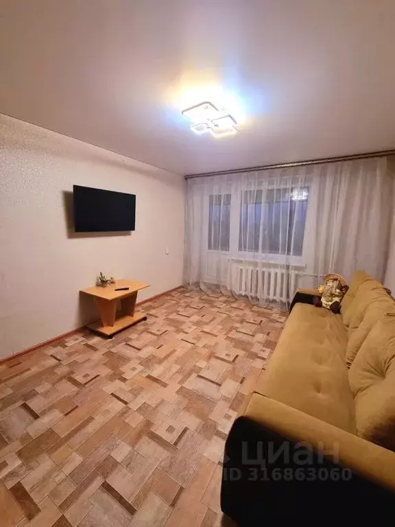 2-к кв. Башкортостан, Белорецк ул. С. Кирова, 62 (48.0 м) - Фото 0