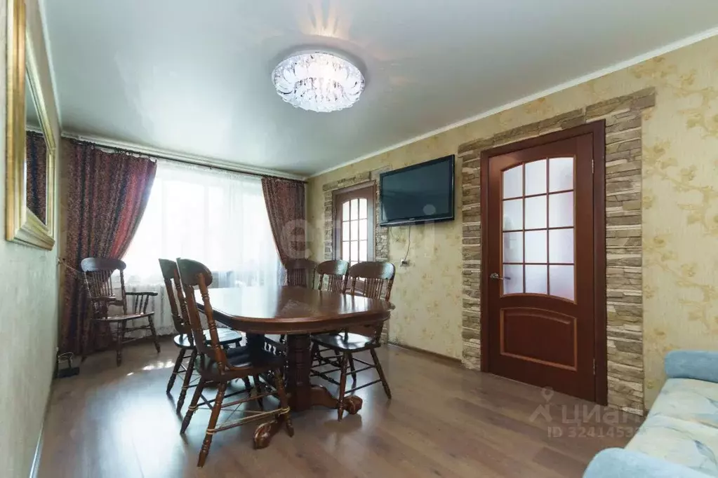 4-к кв. Новосибирская область, Новосибирск ул. Петухова, 106 (61.0 м) - Фото 1