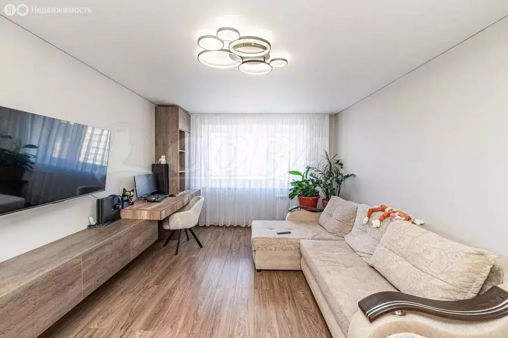 2-комнатная квартира: Тюмень, улица Андрея Бушуева, 4к1 (51 м) - Фото 1