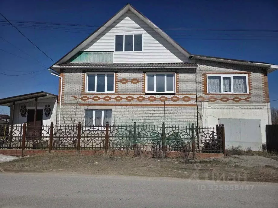 Дом в Пермский край, Александровск Яйва пгт, ул. Максима Горького, 45 ... - Фото 1