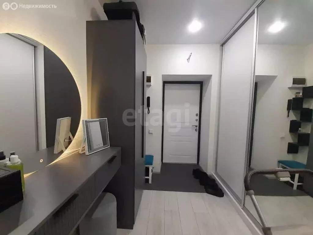 Квартира-студия: Тюмень, улица Мельникайте, 144к1 (37 м) - Фото 1