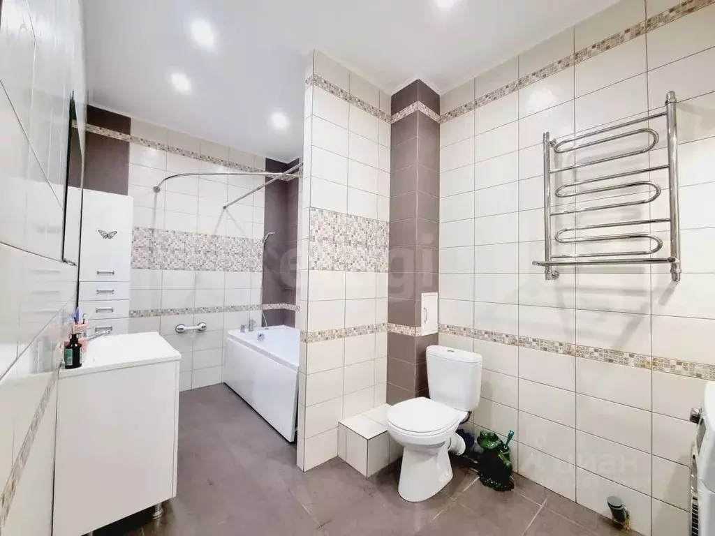 2-к кв. Смоленская область, Ярцево ул. Старозавопье, 17 (71.5 м) - Фото 1