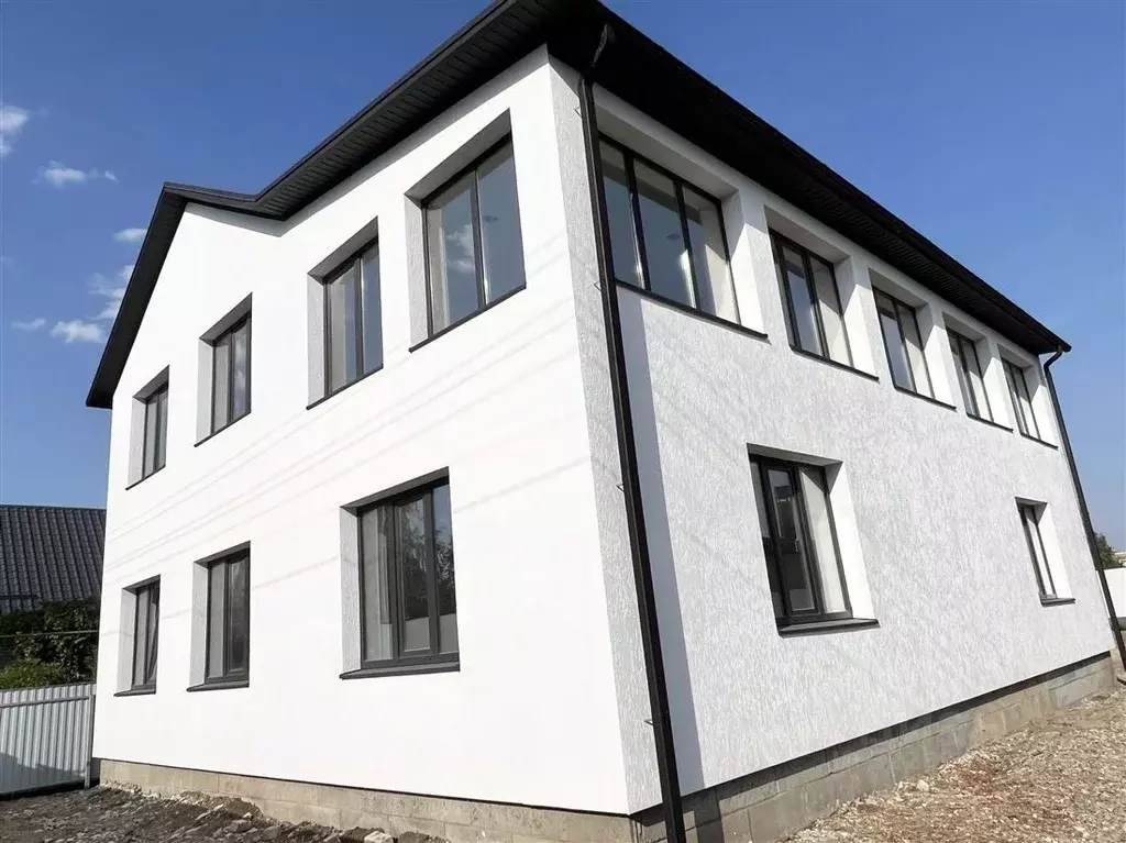 Дом в Краснодарский край, Павловская ст-ца ул. Победы, 8 (250 м) - Фото 2