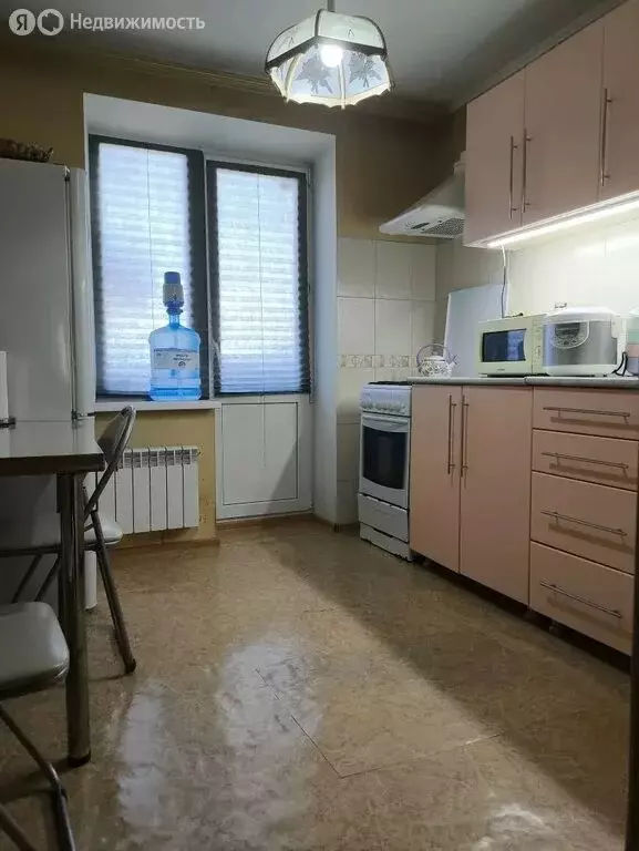 3-комнатная квартира: Абинск, улица Красных Таманцев, 28 (65 м) - Фото 1