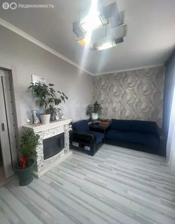 3-комнатная квартира: посёлок Углово, 40 (70.5 м) - Фото 1