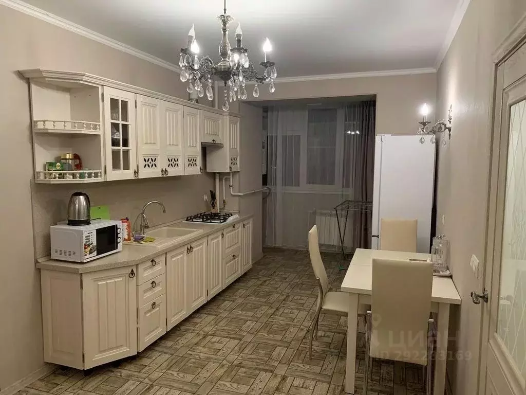 1-к кв. Астраханская область, Астрахань ул. Ахшарумова, 46 (55.0 м) - Фото 1