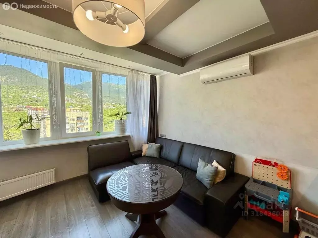 2-комнатная квартира: Ялта, улица Кривошты, 11А (45 м) - Фото 1