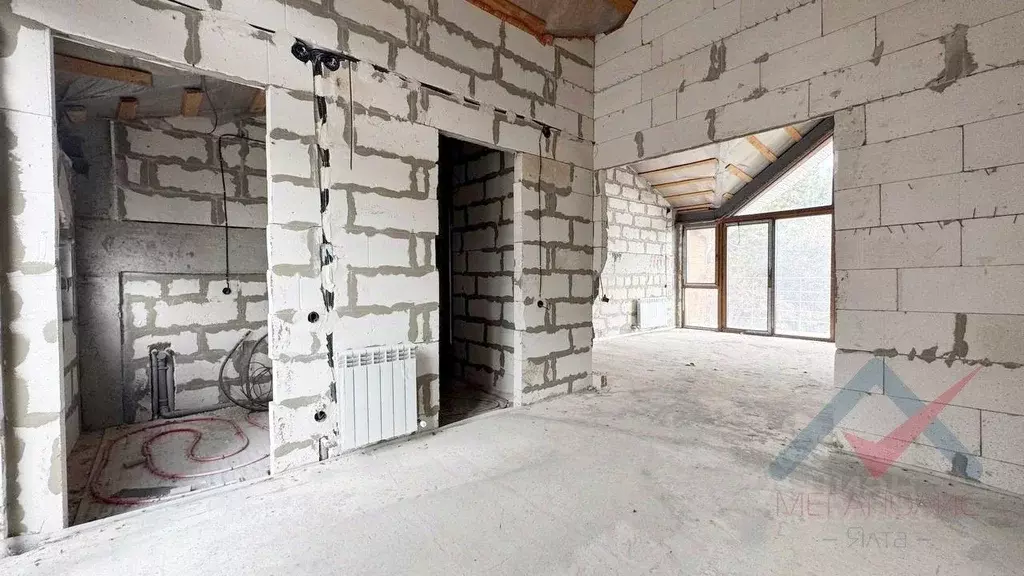 Таунхаус в Крым, Ялта городской округ, Советское пгт 25 (200 м) - Фото 1