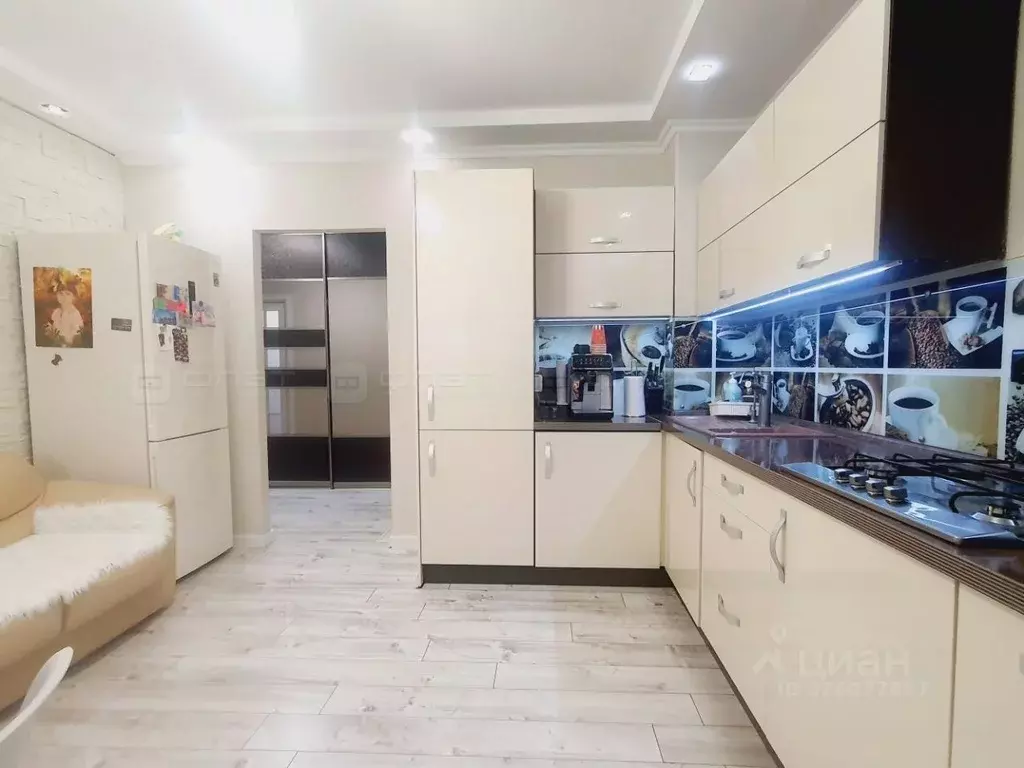 2-к кв. Татарстан, Казань ул. Салиха Батыева, 13 (65.0 м) - Фото 0