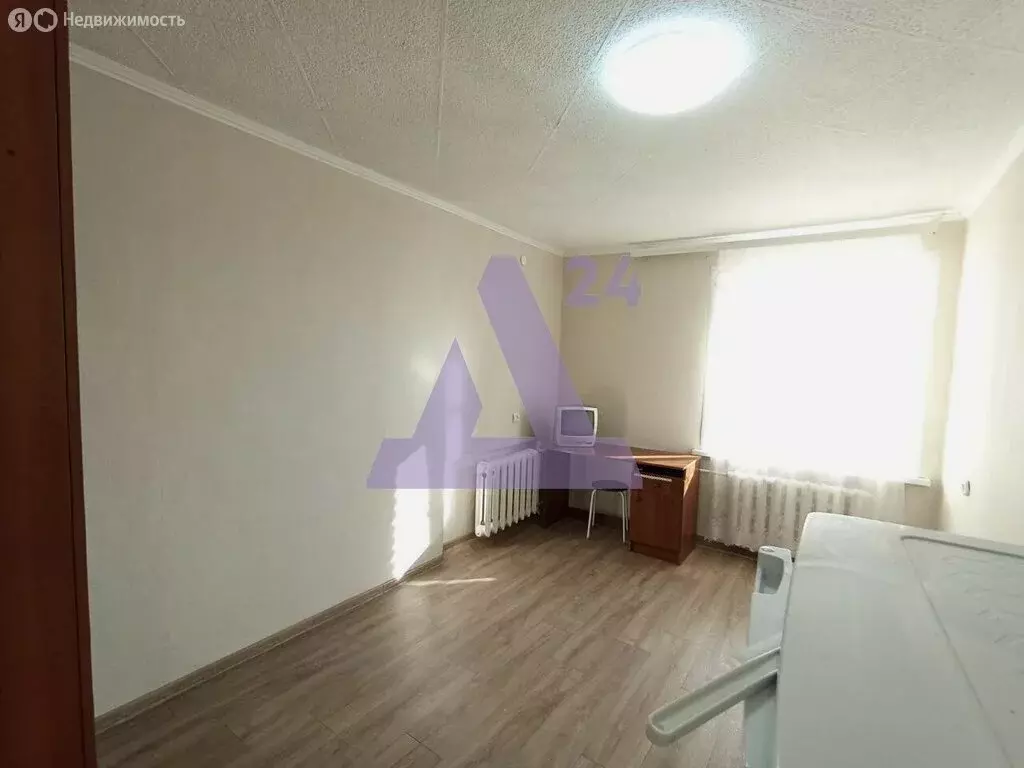 1к в 4-комнатной квартире (12 м) - Фото 1