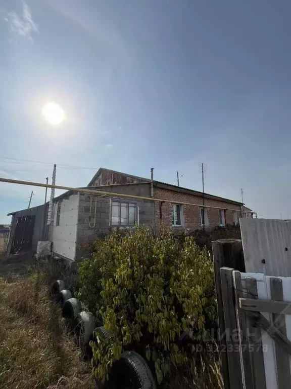 Дом в Оренбургская область, Ясненский муниципальный округ, пос. ... - Фото 2