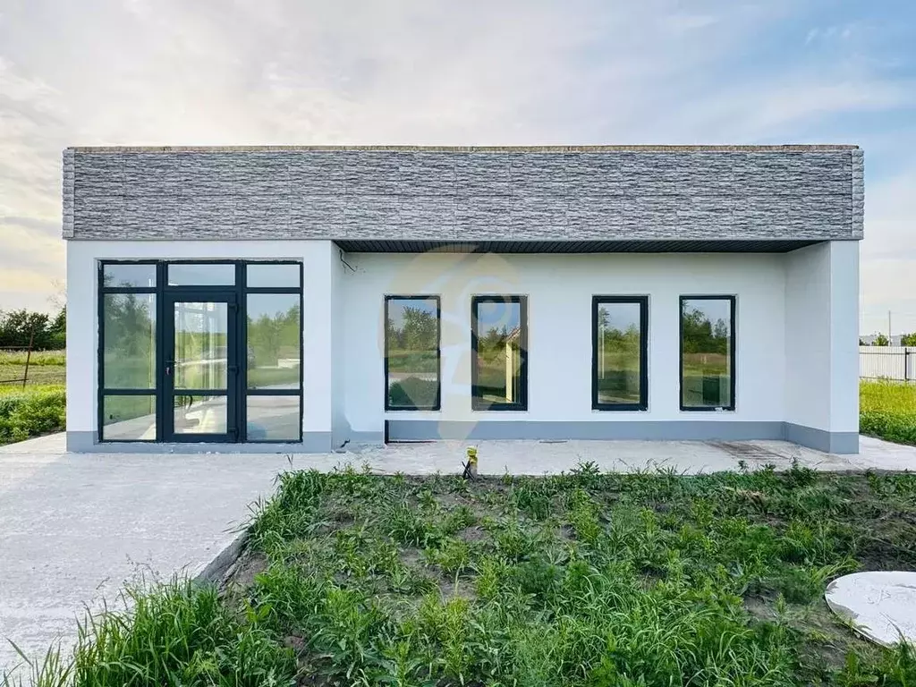 Дом в Белгородская область, Старооскольский городской округ, с. ... - Фото 1