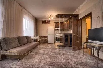 Дом в Кабардино-Балкария, Нальчик Кабардинская ул., 113 (100 м) - Фото 1