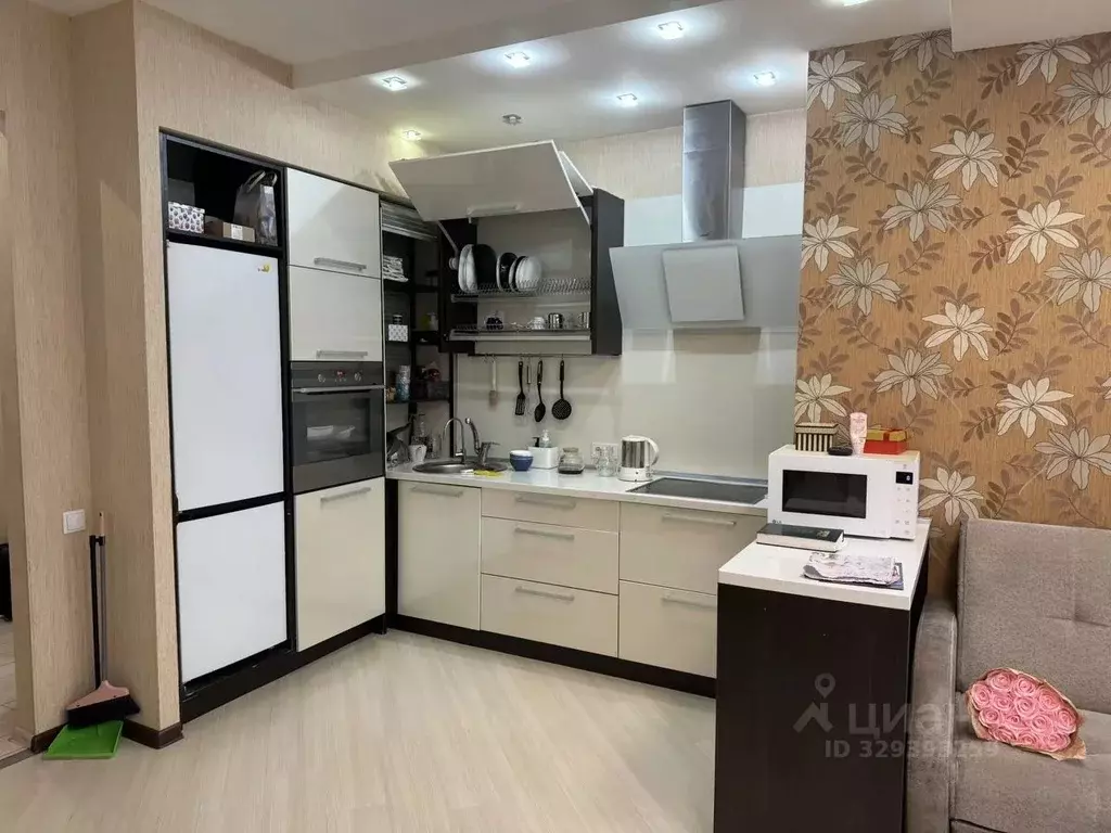 3-к кв. Кировская область, Киров ул. Мира, 36к1 (69.0 м) - Фото 2