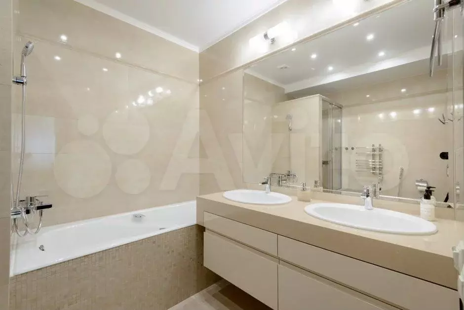3-к. квартира, 77 м, 3/8 эт. - Фото 0