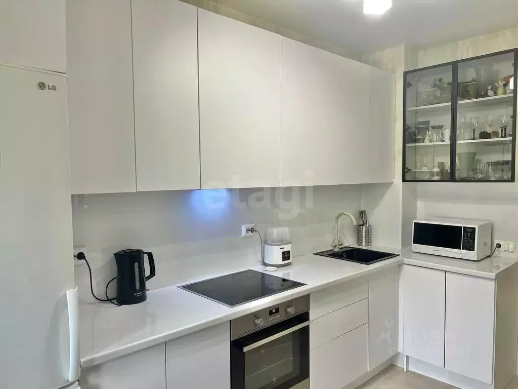 2-к кв. Татарстан, Казань ул. Рауиса Гареева, 94 (50.0 м) - Фото 0