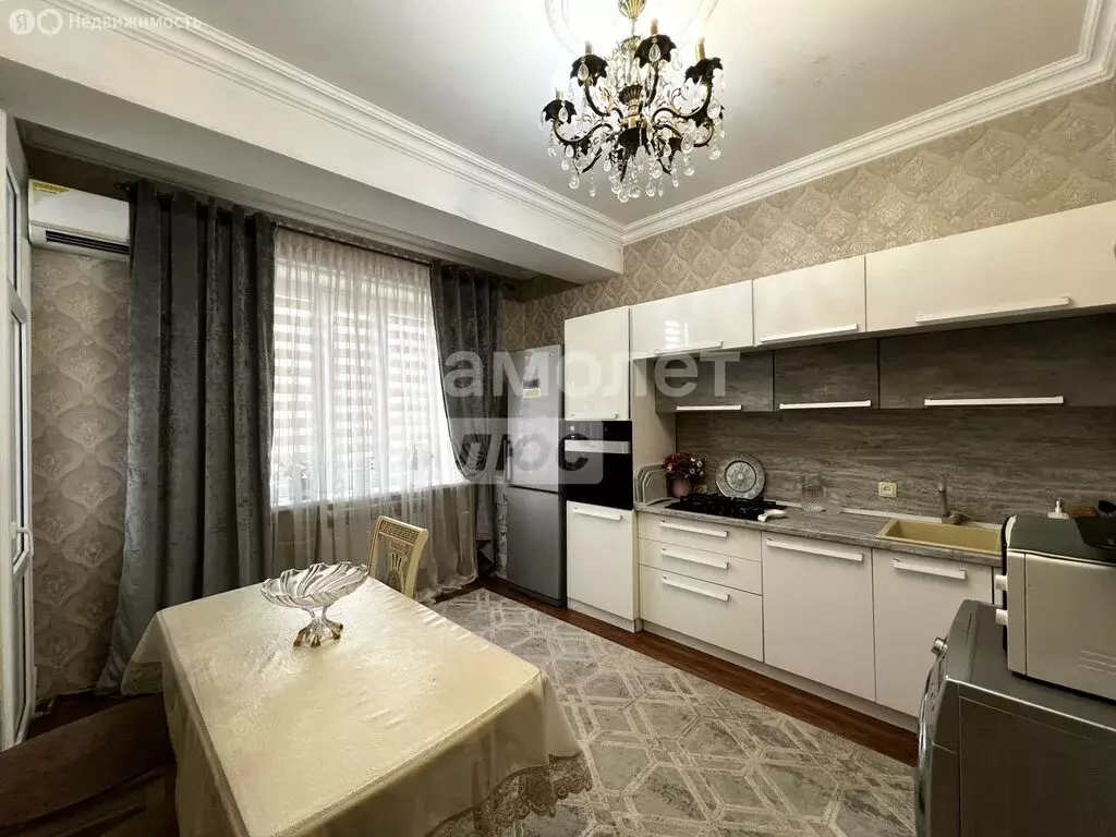 2-комнатная квартира: Махачкала, улица Хуршилова, 17Е (73.3 м) - Фото 1