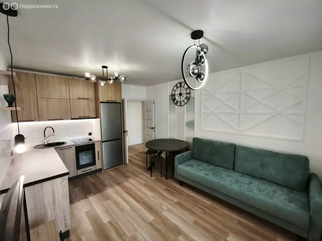 3-комнатная квартира: Томск, улица Энтузиастов, 37 (56 м) - Фото 1