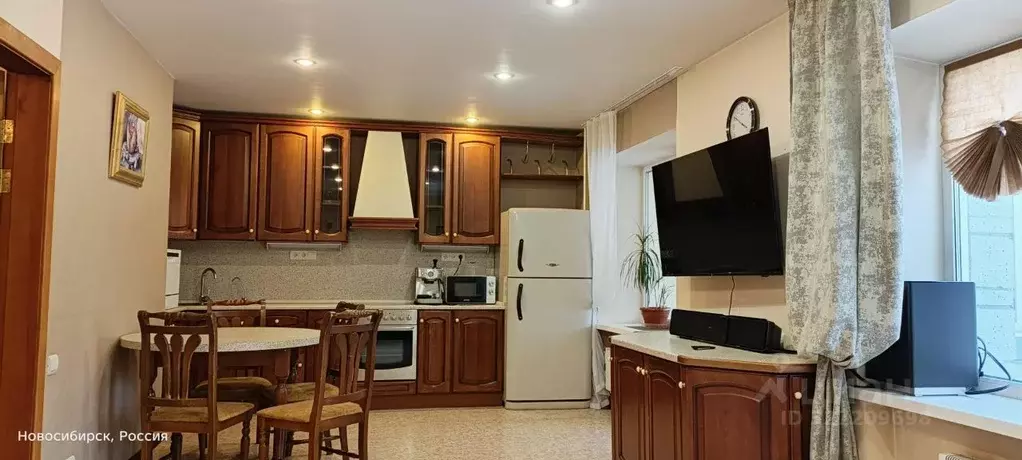 3-к кв. Новосибирская область, Новосибирск Академгородок мкр, ул. ... - Фото 1