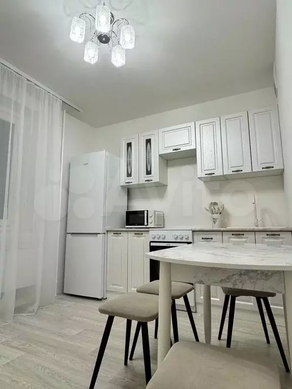 2-к. квартира, 60 м, 14/15 эт. - Фото 0
