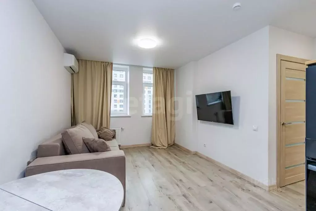 1-к кв. Тюменская область, Тюмень ул. Первооткрывателей, 6 (37.6 м) - Фото 1