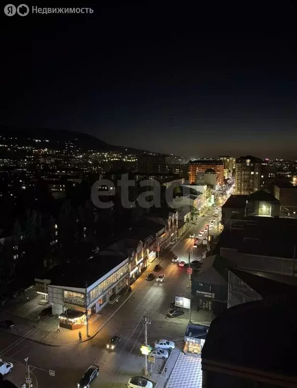 3-комнатная квартира: Махачкала, улица Ирчи Казака, 73 (76 м) - Фото 2