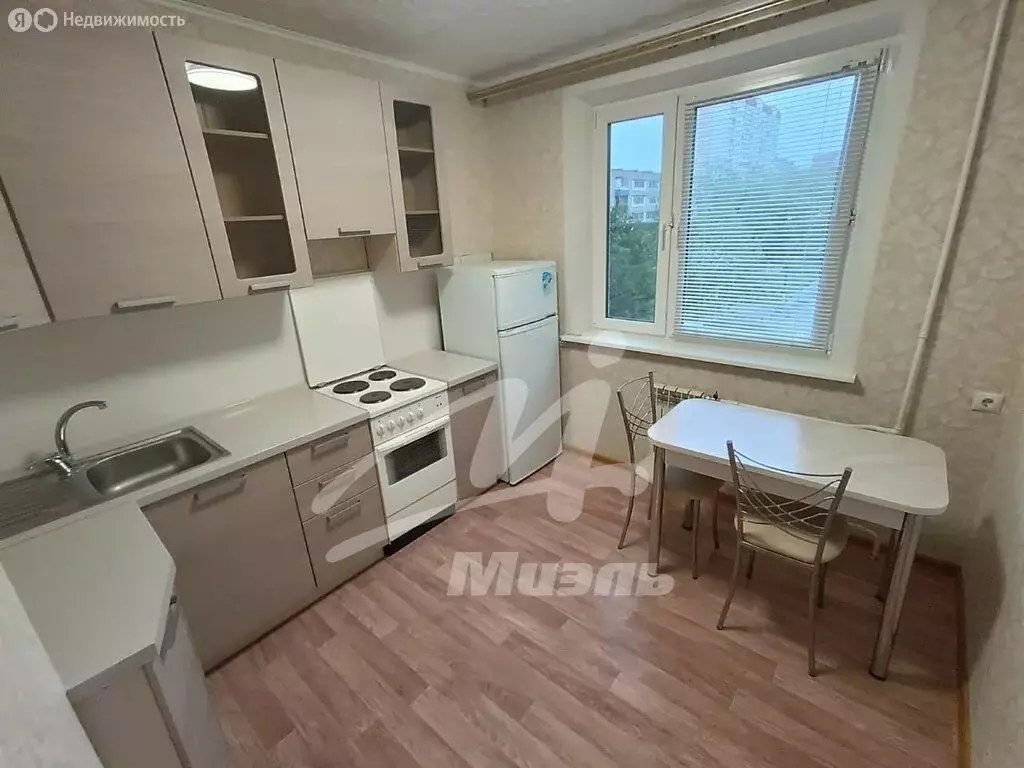 1-комнатная квартира: Лобня, улица Некрасова, 9 (38 м) - Фото 1