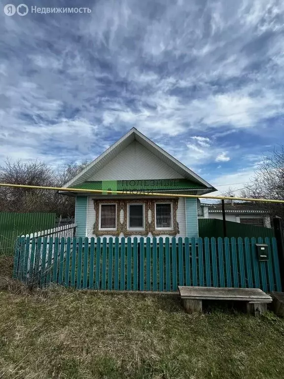 Дом в село Красный Бор, Октябрьская улица (35.6 м) - Фото 1