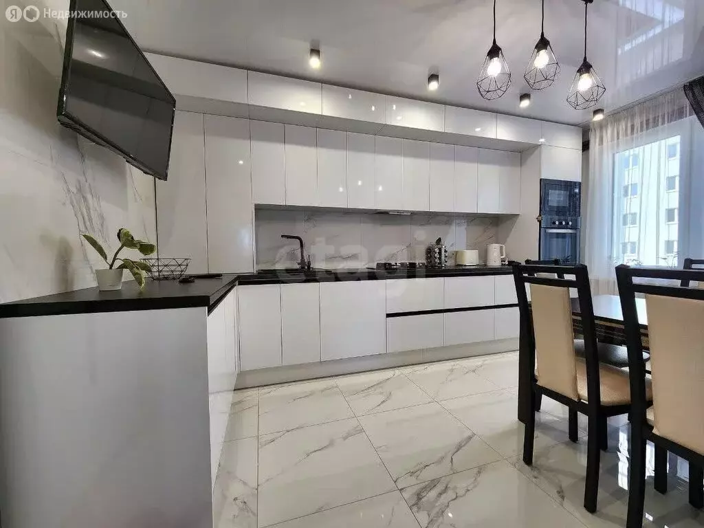 3-комнатная квартира: Калининград, улица Левитана, 65к2 (68.7 м) - Фото 0