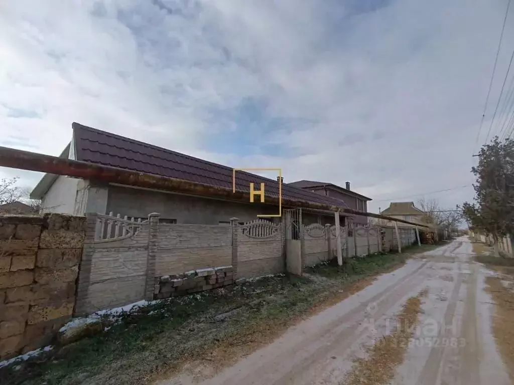 Участок в Крым, Сакский район, с. Уютное ул. Евпаторийская, 23А (4.0 ... - Фото 1