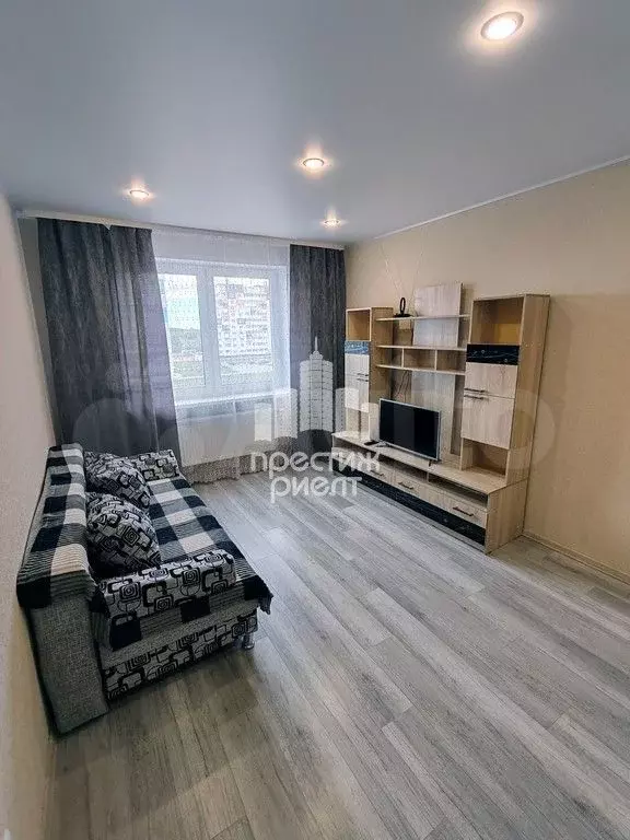 1-к. квартира, 37 м, 4/10 эт. - Фото 0