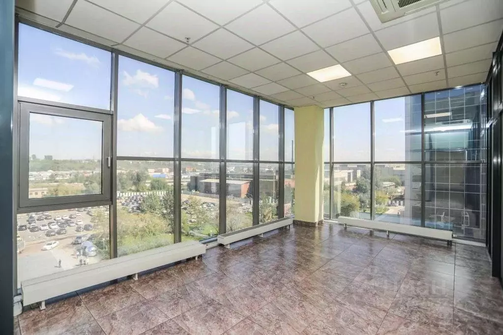 Офис в Иркутская область, Иркутск ул. Октябрьской Революции, 1/4 (92 ... - Фото 2