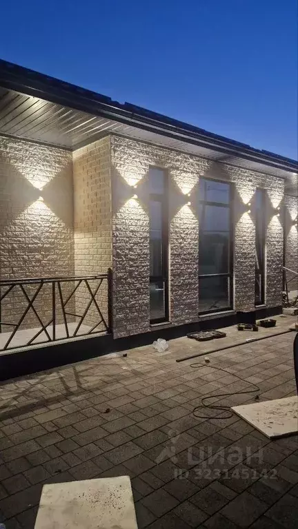 Дом в Адыгея, Тахтамукайский район, Старобжегокай аул Московская ул. ... - Фото 1
