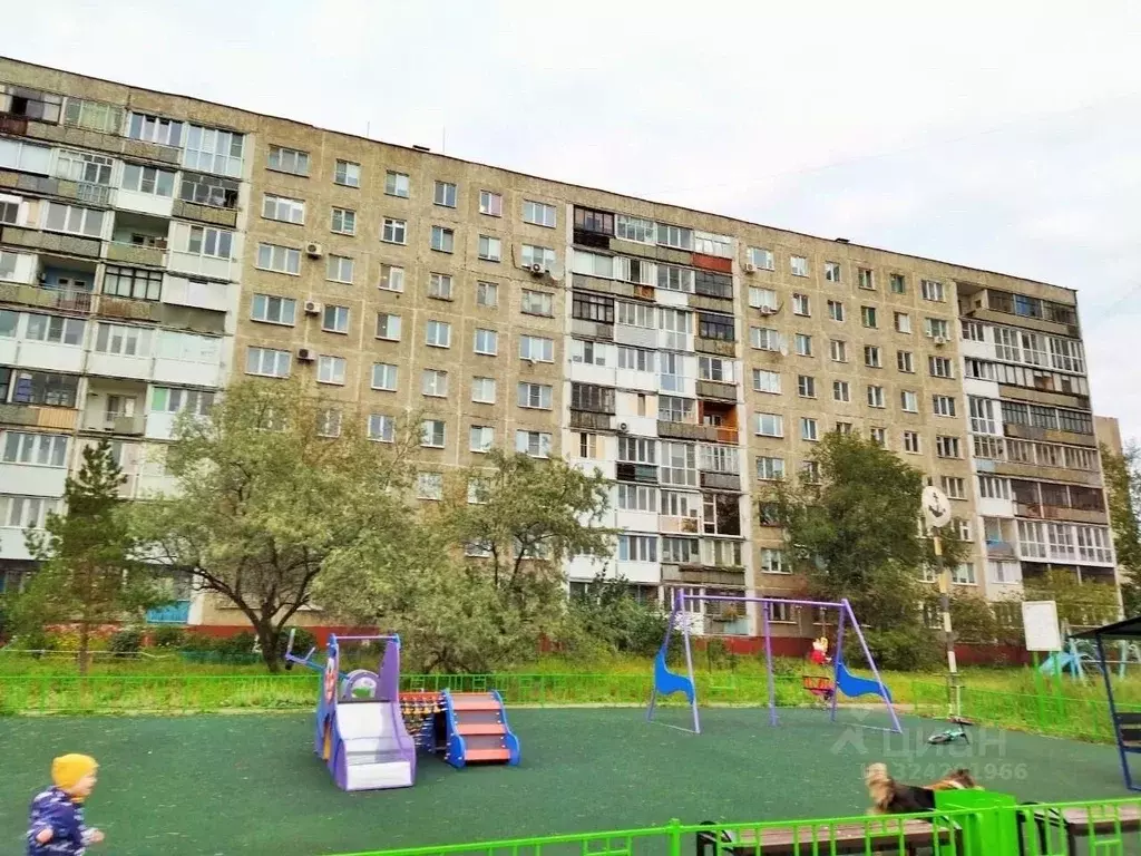 3-к кв. Омская область, Омск Кемеровская ул., 2 (56.0 м) - Фото 1