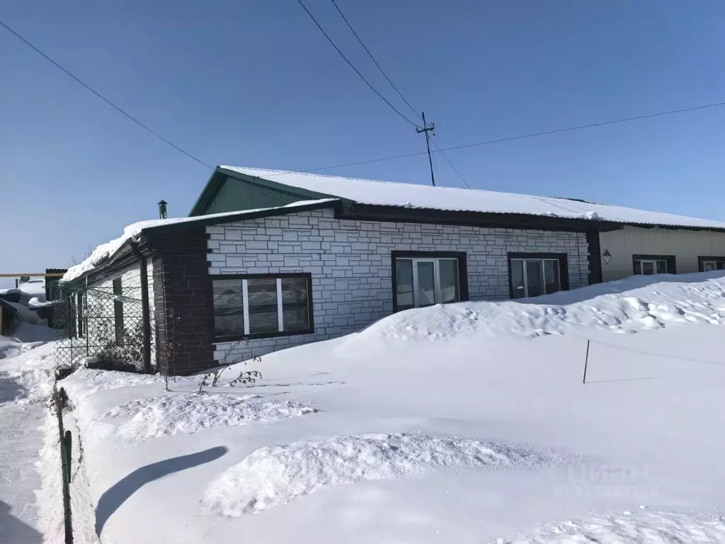 Дом в Алтайский край, Тальменский район, с. Новоперуново Комсомольская ... - Фото 1