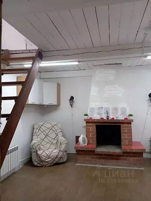 2-к кв. Свердловская область, Красноуфимск ул. Ленина, 88 (50.0 м) - Фото 0