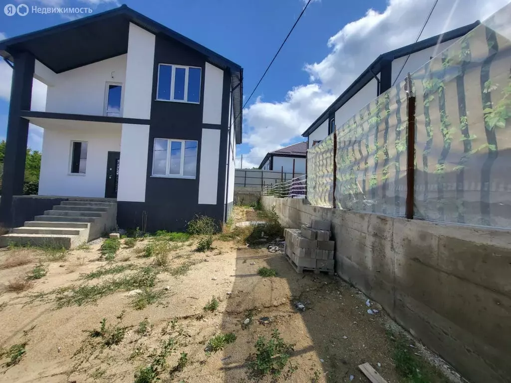 Дом в село Борисовка, улица Генерала Букретова (140 м) - Фото 1