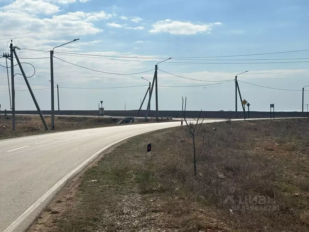 Участок в Крым, Черноморский район, Оленевское с/пос, с. Оленевка ул. ... - Фото 0